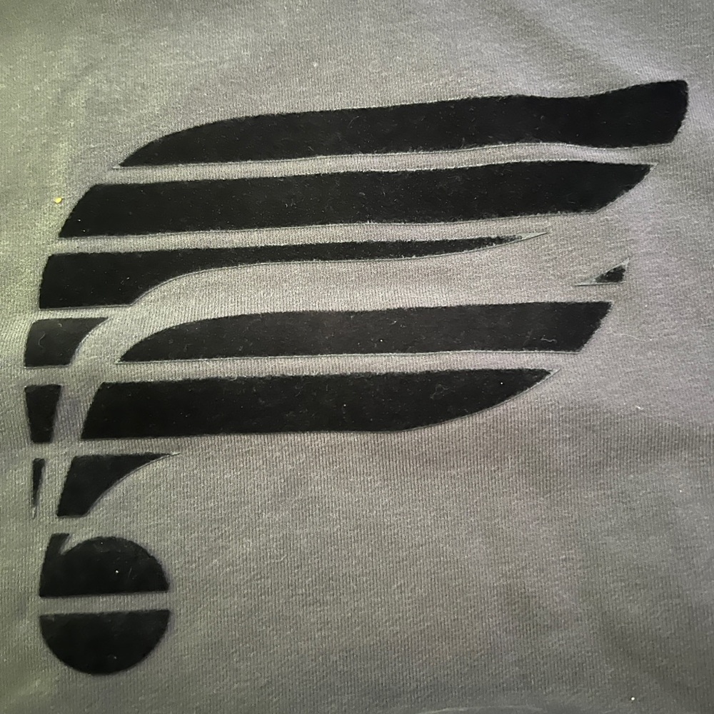 Fabletics Crewneck - Picture 2 of 3